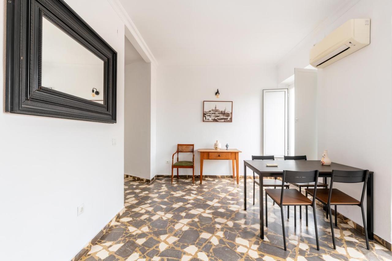 Aoa Conde De Ibarra Apartment Севиля Екстериор снимка