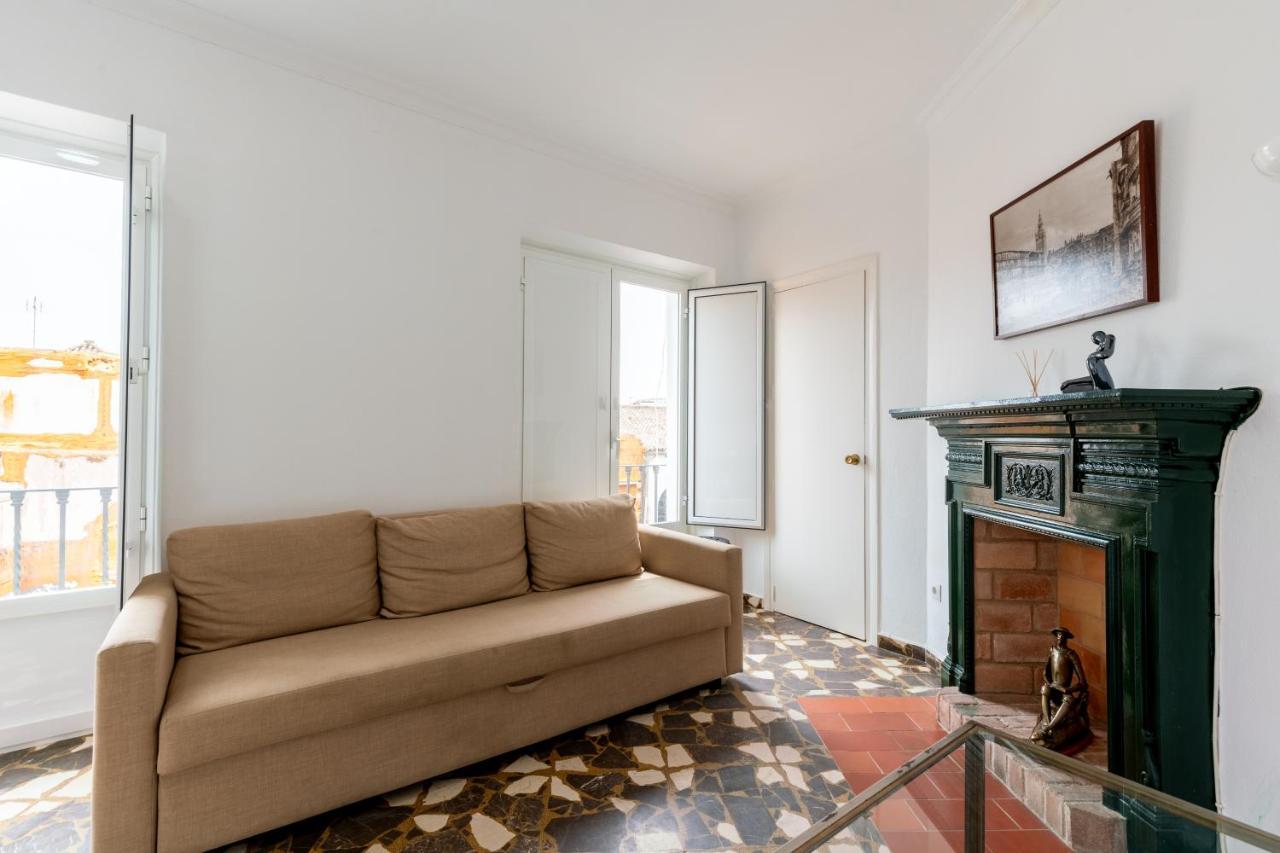 Aoa Conde De Ibarra Apartment Севиля Екстериор снимка