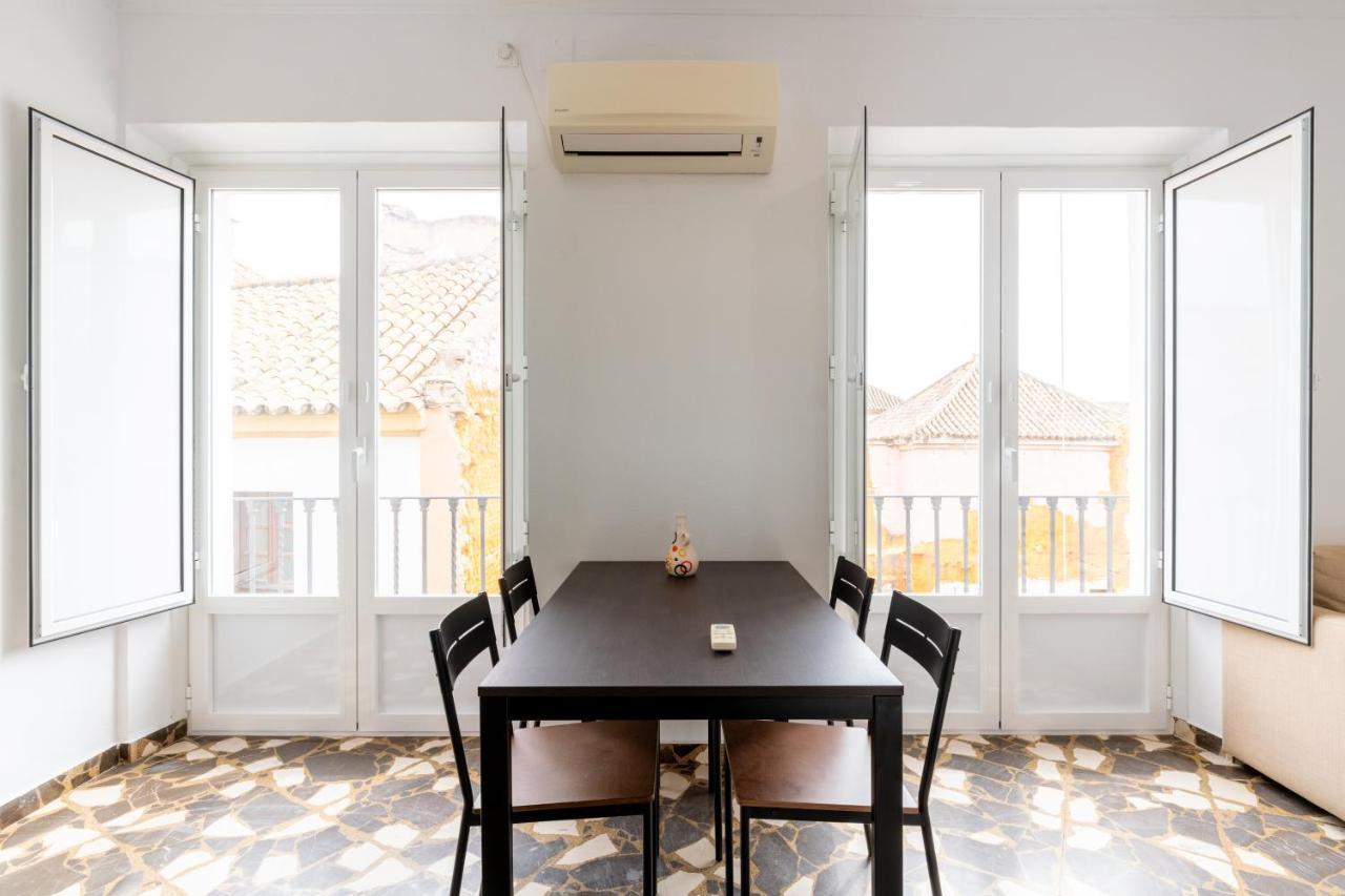 Aoa Conde De Ibarra Apartment Севиля Екстериор снимка